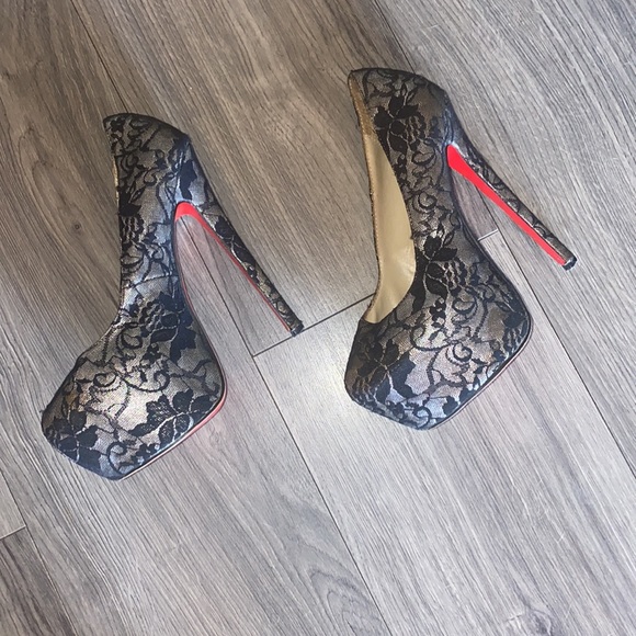 Red bottoms - Picture 6 of 14